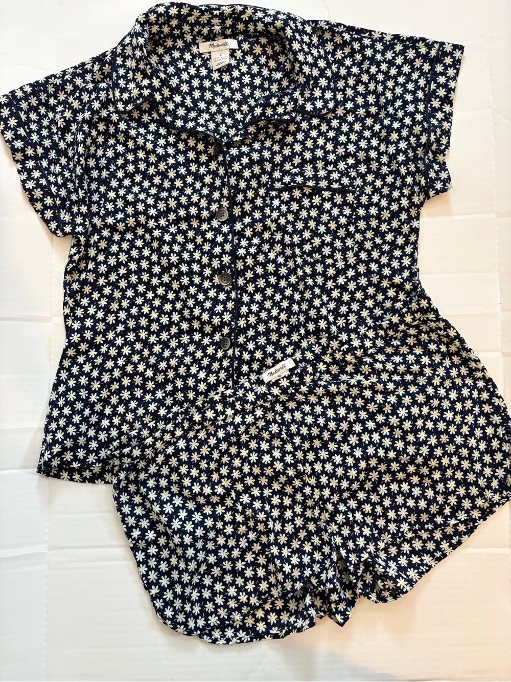 Madewell Mini Daisy Short Sleeve Pajama Set Top medium, bottoms XL - Picture 2 of 4